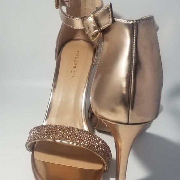 Madden Girl is ready for her closeup - Size 11 - Picture 8 of 11